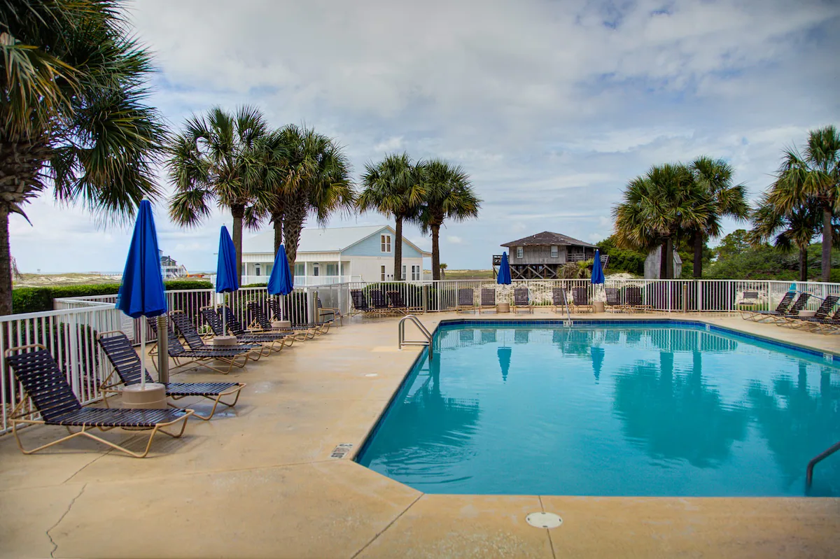Dandy Sandy West: Beach - Pets - Pools